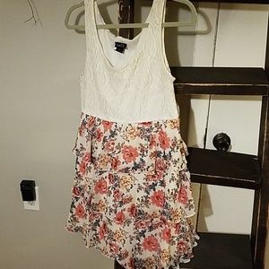 EUC Rue 21 tiered lace dress